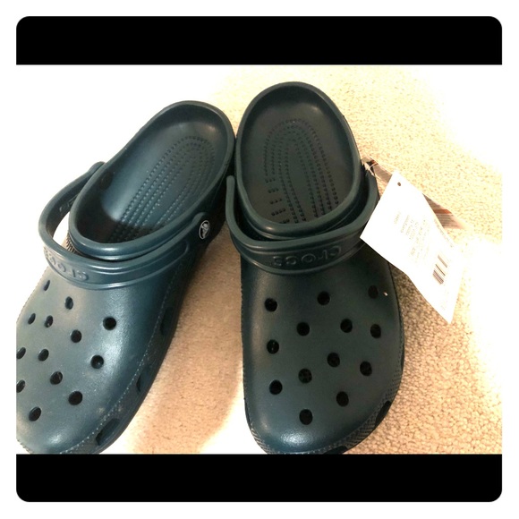 evergreen crocs